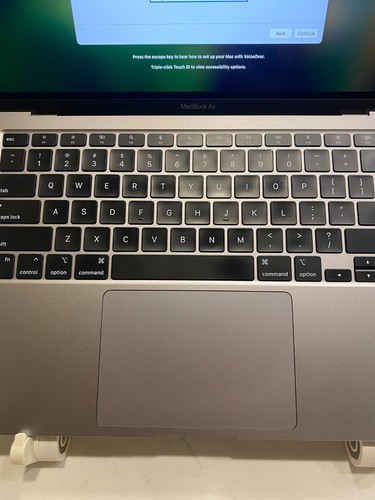 MacBook Air M1 8-Core CPU and 7-Core GPU 13" (Late 2020) 256GB SSD - Picture 3 of 10