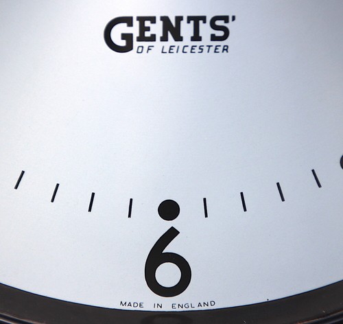 BRITISH 1960s GENTS' Midcentury Vintage Industrial Factory Bakelite Wall Clock - Picture 3 of 14