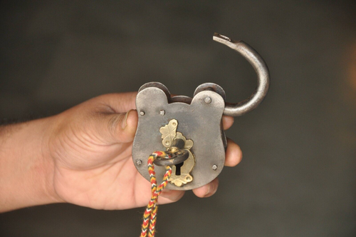 2 Pc Vintage Iron Unique Shape Handcrafted Solid Padlock - Picture 4 of 8