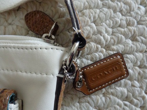 Coach & Brand Name Ladies Purses (#3101) - Picture 49 of 86