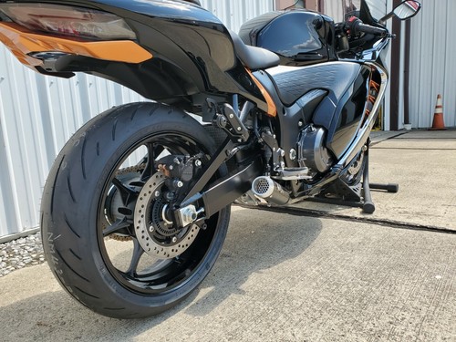 VooDoo 4 Into 1 Mini Meg Exhaust Hayabusa 2022-2025 Stock Swingarm Width Black - Picture 3 of 6