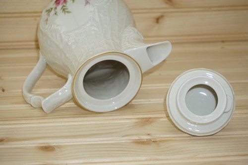 Rosenthal R638 Pink Roses- Coffee Pot, 7 1/2", with Lid - Picture 5 of 6