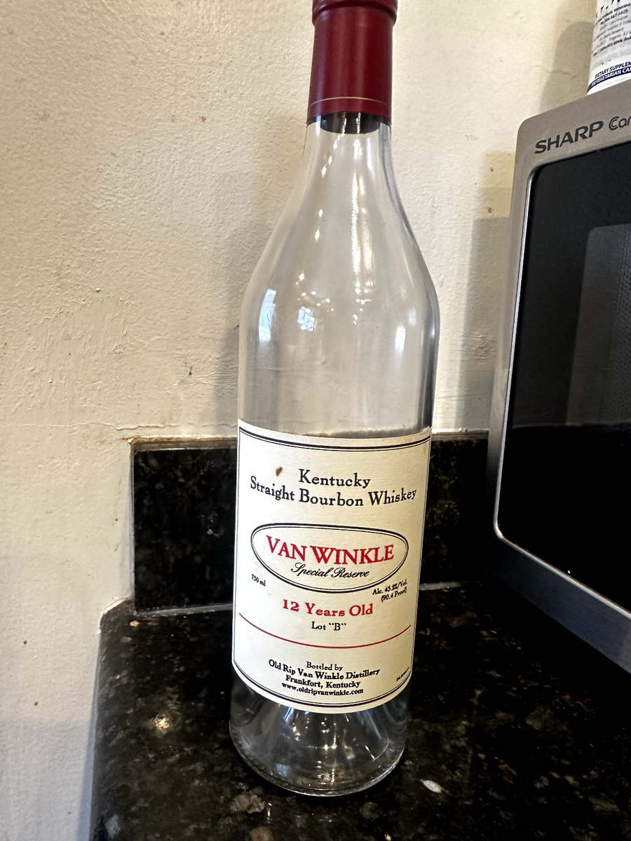 Old Rip 12 Years Old Handmade Bourbon空き瓶 Old Rip Van Winkle 12 Years - Fine Wine Liquors