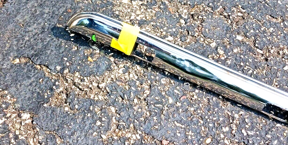 1955 Ford Sunliner Pinch Well Moulding Foto 3 de 4