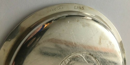 Antique Lot of 2 Silver English Coin Ash Trays (Victoria EPNS, 1918, 1937) - Picture 8 of 11
