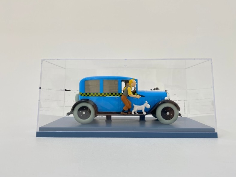 【タンタンTintinの車 LE TAXI DE CHICAGO 1/24】 HERGE TINTIN CHICAGO TAXI #07 Car Figure 1/24 Authentic
