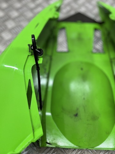 Kawasaki ZX10R 2005 rear tail piece fairing panel (damaged )2004 - 2005 - Picture 20 of 24