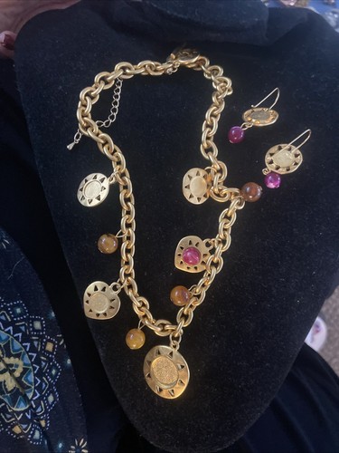 Necklace & Earring Set with various charm Dangle elements Golden Jewel Toggle - Picture 7 of 9