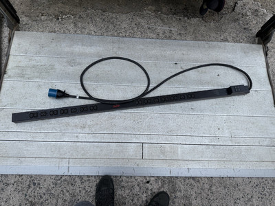 APC AP7553 20x C13 4x C19 Basic ZeroU Rack PDU Stromverteiler 32A 230V