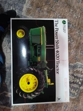 Ertyl John Deere Power Shift 4020 Tractor