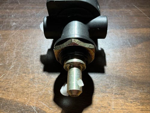 Válvula lineal de control direccional de freno Midland N20960A 4820-01-082-7161 30 PSI - Imagen 3 de 8