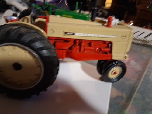 Trattore Ertl Cockshutt 560 40° Anni Col Ed 1/16 CT-2034-10DA-B - Foto 3 di 6
