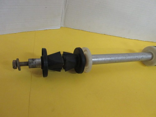 2009-26 BRP ski-doo Expedition, Skandic rear axle ass'y #503191408 - Picture 2 of 3