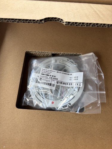 Extreme Networks Universal AP5010-WW Tri Band IEEE 802.11 a/b/g/n/ac/ax 10 - Photo 3/8
