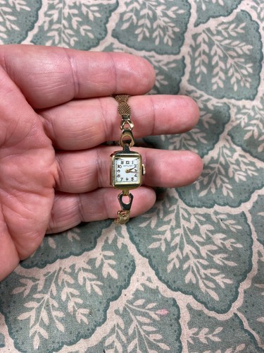 Vintage Hamilton 14k Gold Woman's Wrist Watch - Picture 2 of 6