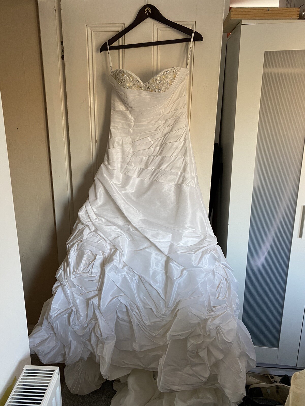 Picture 2 of 4