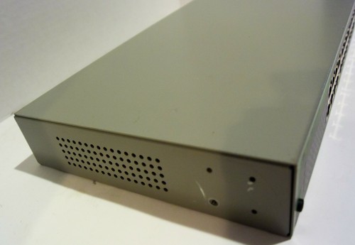Allied Telesis AT FS724L - 24 Ports Fast Ethernet Switch 10/100 - Picture 3 of 6