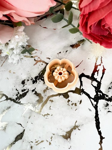 Cherry blossom polymer clay cutter - Picture 1 of 7