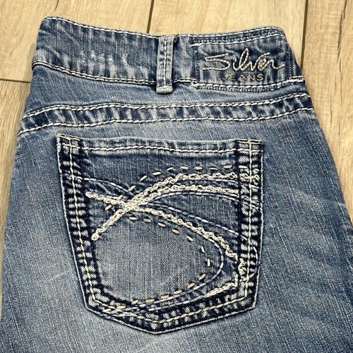 Buckle Silver Jeans Womens Size 32x30 Blue Denim Suki Bootcut BKE Medium Wash - Picture 2 of 21