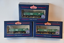 3 x BACHMANN PNA 34 TON 5 RIB BALLAST/SPOIL WAGON 'RAILTRACK'. CAT NO.38-095