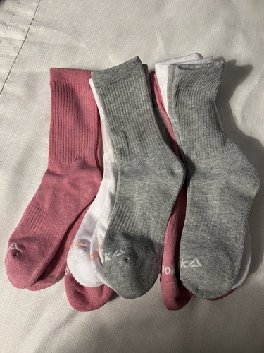 NEW Reebok 10 Pack Girls Med Cut Ultra Light Socks Shoe Size 9-10 - Picture 1 of 4