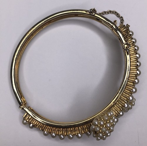 Gold Metal & Faux Pearl Bangle Bracelet Snap Closure Safety Chain 2.5 in Dmtr - Picture 2 of 7