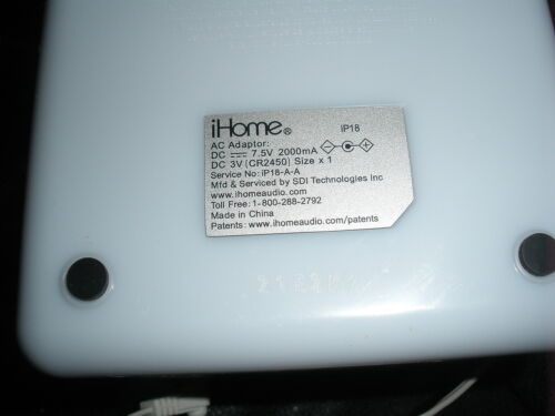 iHome iP18W Color-Changing Alarm Clock Speaker for iPod & iPhone 3Gs 4 4s - 第 4/5 張圖片
