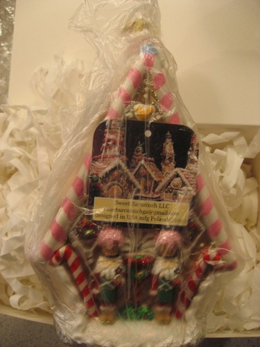 Sweet Savannah Hansel & Gretel Gingerbread House Glass Christmas Ornament - Picture 7 of 9