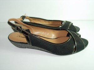WOMENS-BLACK-GRAY-TROTTERS-WEDGE-FLATS-SLINGBACK-SANDALS-HEELS-SHOES-SIZE-11-N