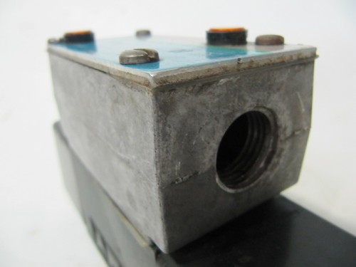 Vickers Directional Valve 5000 PSI DG4V-3S-6C-M-FWL-B5-60-EN21 02-149683 - Picture 7 of 8