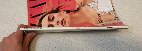 Hailey Bieber Cover May 2021 The Beauty Issue Harpers Bazaar Magazine - Imagen 3 de 9