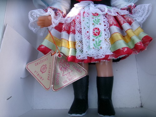 Vintage 80s' Poupée folklorique Tchécoslovaquie 30 cm dans la boite - Picture 8 of 8