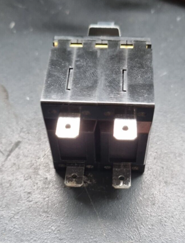 IDEC NRLT2100F 250VAC CIRCUIT BREAKER (IN7S2) - Imagen 4 de 4