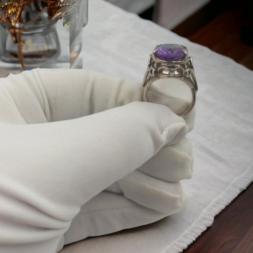 925 Silver Ring and Amethyst - Picture 2 of 5