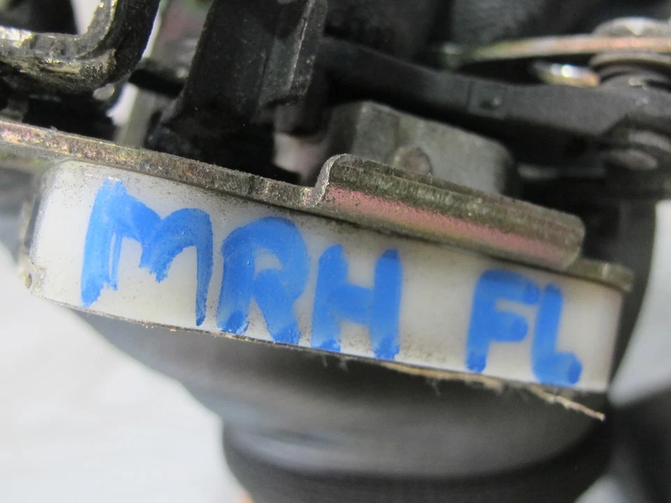 88-91 MAZDA RX7 CONVERTIBLE LEFT DRIVER DOOR LOCK LATCH ACTUATOR OEM - Image 2 of 4