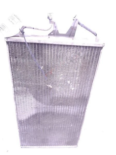 AC Condenser 5.7L 1999-2000 Cadillac Escalade LS 52486529 - Image 4 of 4