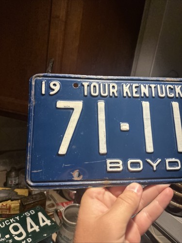 Targa Tour Kentucky 1957 Boyd County KY Tag 71-112 - Foto 2 di 4