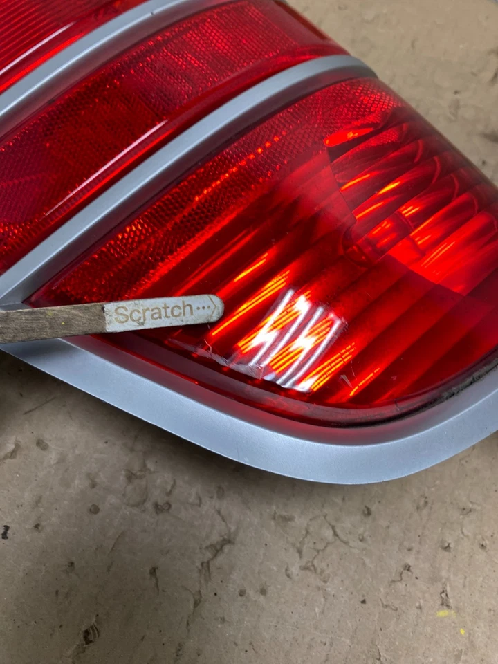 Оригинальный правосторонний задний фонарь для Mercury Monterey 2004–2007 годов выпуска под правую руку U1166 DW - Изображение 4 из 4