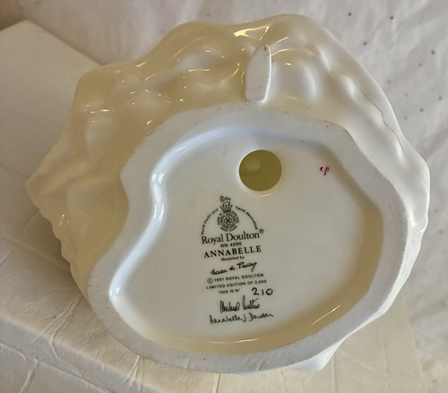 Vintage Royal Doulton Annabelle porcellana donna statuina rose abito da ballo 1997 - Foto 8 di 11