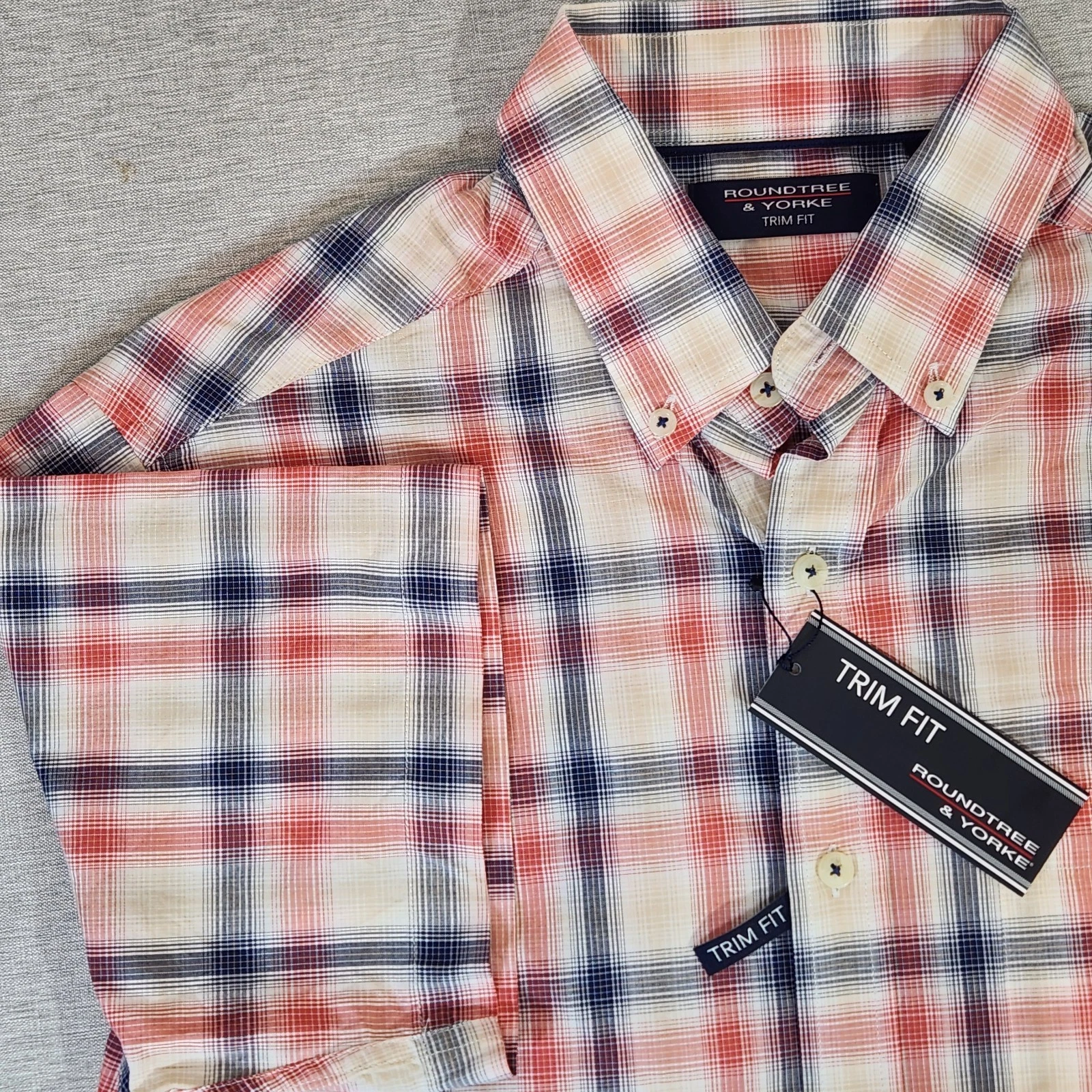 Roundtree & Yorke Men’s Medium Short Sleeve Button Up Shirt Weekend Ready NEW