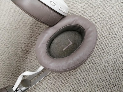 Sennheiser MOMENTUM 3 Wireless Noise Cancelling Headphones