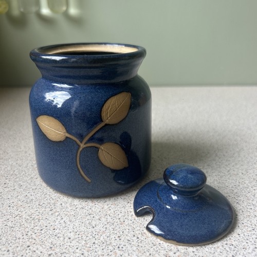 Beautiful Alvah Pottery blue glaze pot Sgraffito leaf honey pot / sugar bowl - Picture 3 of 6