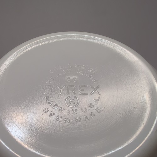Vintage PYREX #402 Borosilicate Glass Mixing Bowls, White (1.5 qt) - Set of 2 - Picture 4 of 15