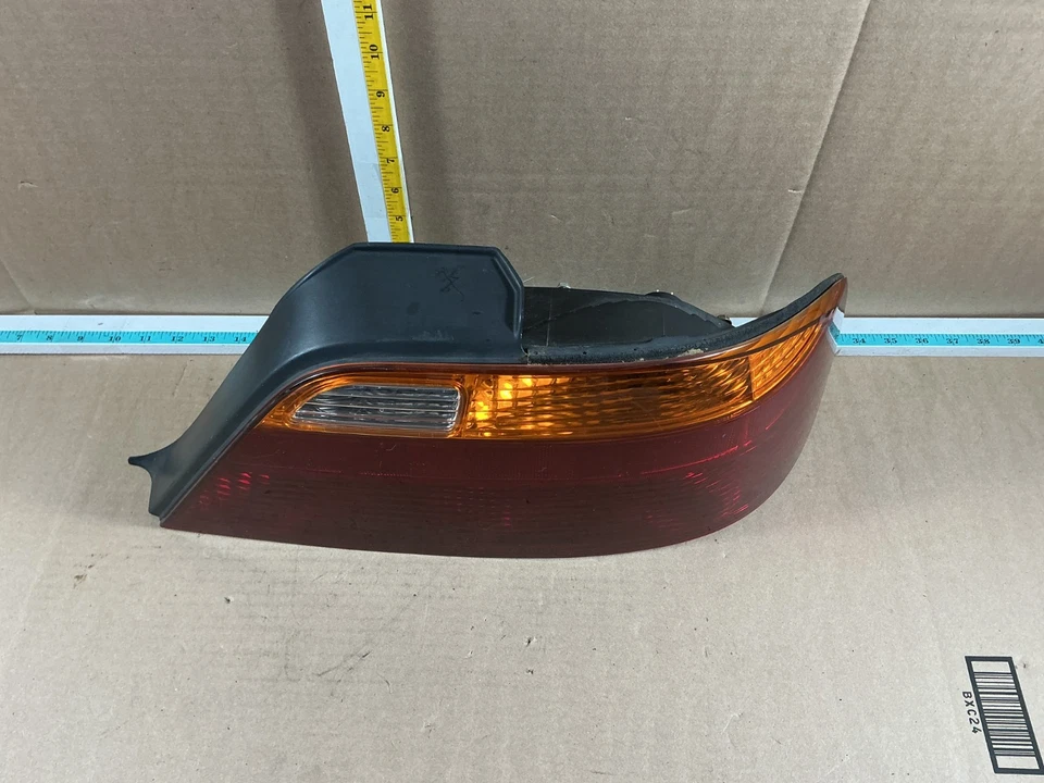 Conjunto de luz trasera derecha del lado del pasajero Acura TL 1999-2001 Foto 4 de 4