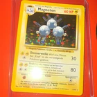 Wizards of the Coast 1999 Pokemon TCG Magneton 9/102 Base Set German Holo Rare