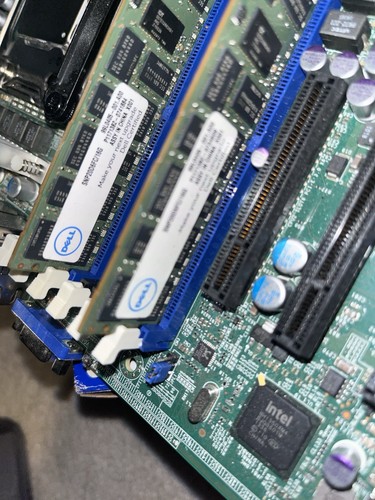 Intel Ivy Bridge Server Hardware - Afbeelding 4 van 4