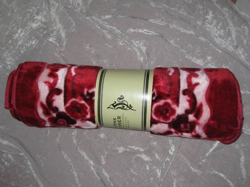 Luxurious Mink Carpet Runner Red Flowers 2'x8' Soft Rug - Picture 2 of 3
