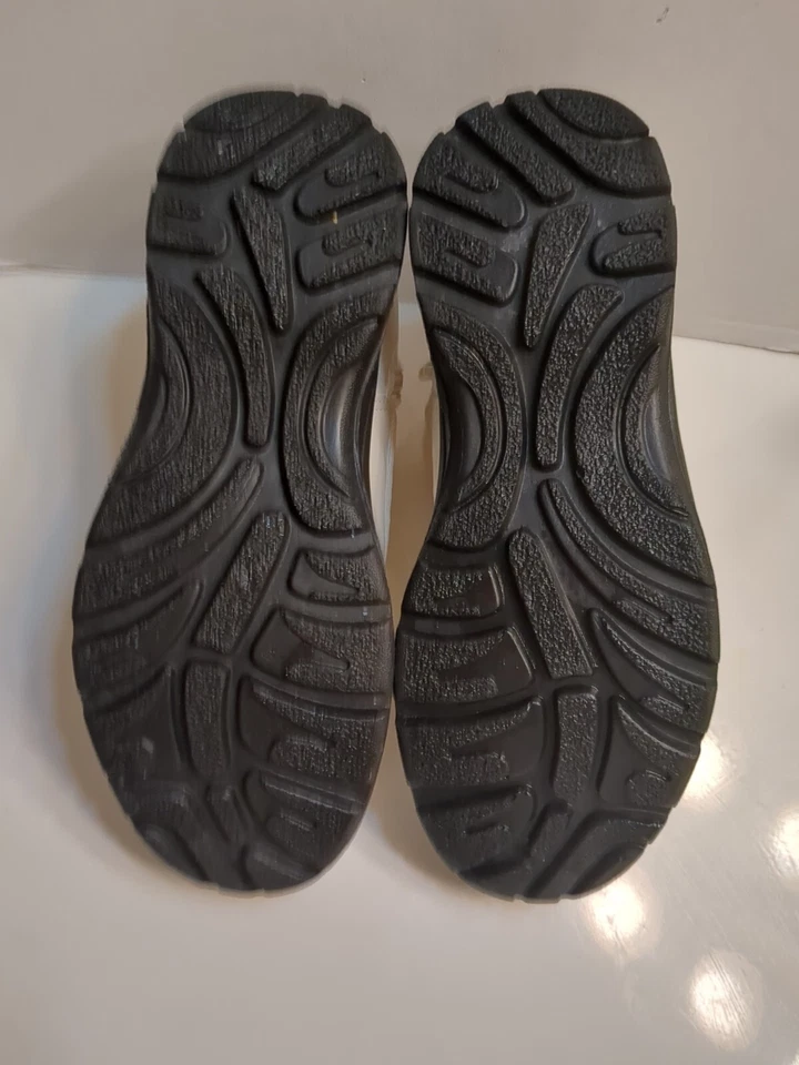 Botines Easy Street para mujer con cremallera Jax talla EE. UU. 7,5 marfil nailon/patente sintética Foto 4 de 4