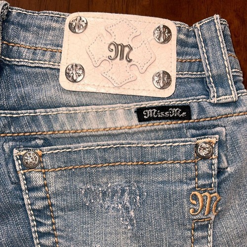Miss Me Brand Signature Shorts Bling Crystal Bald Stitching Light Wash Sz 26 - Picture 3 of 7