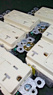 Lot of 10 Pass Seymour 2097TRLA Tamper Shutter 20AMP GFCI LIGHT ALMOND FREE SHIP